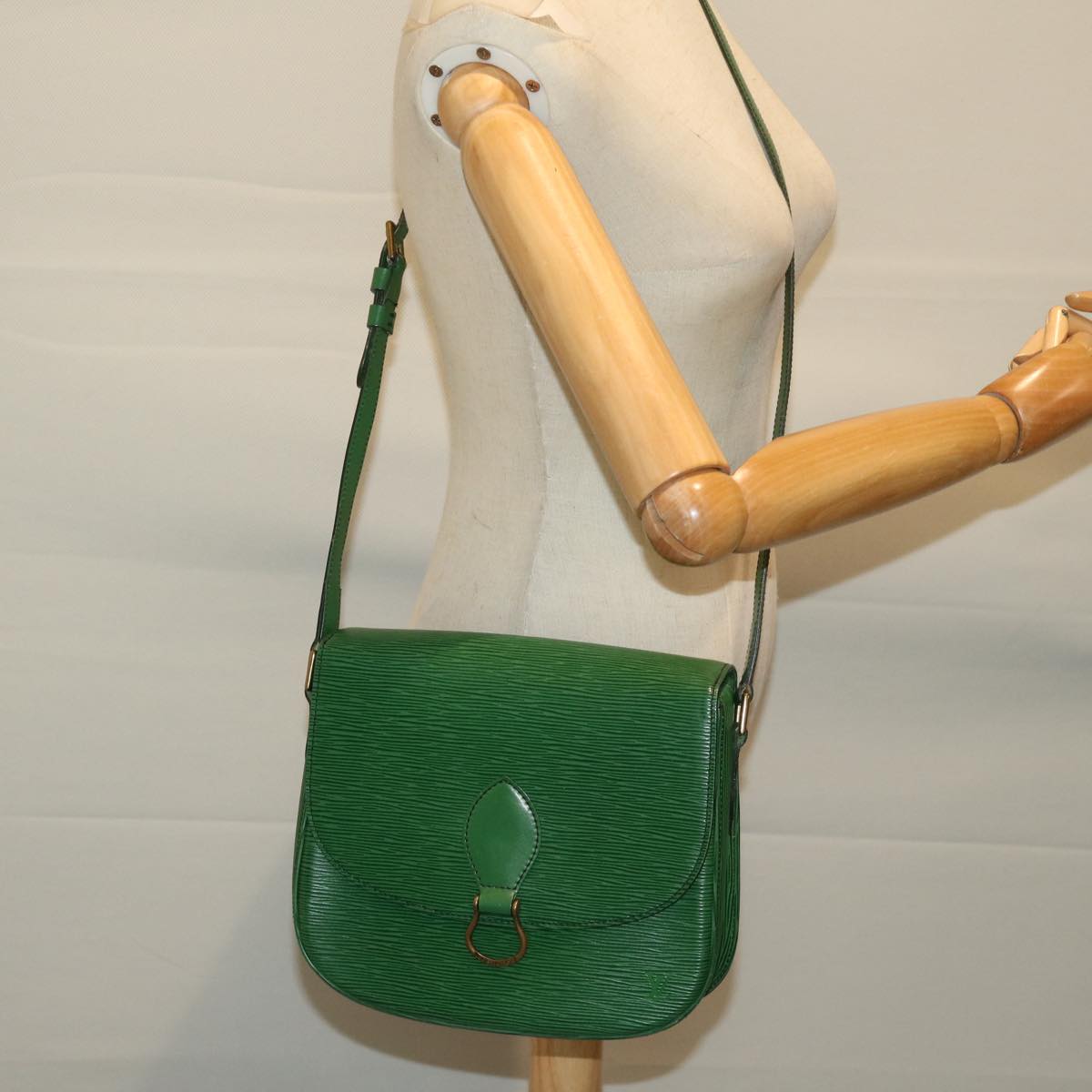 LOUIS VUITTON Epi Saint Cloud GM Shoulder Bag Green M52194 LV Auth 68316