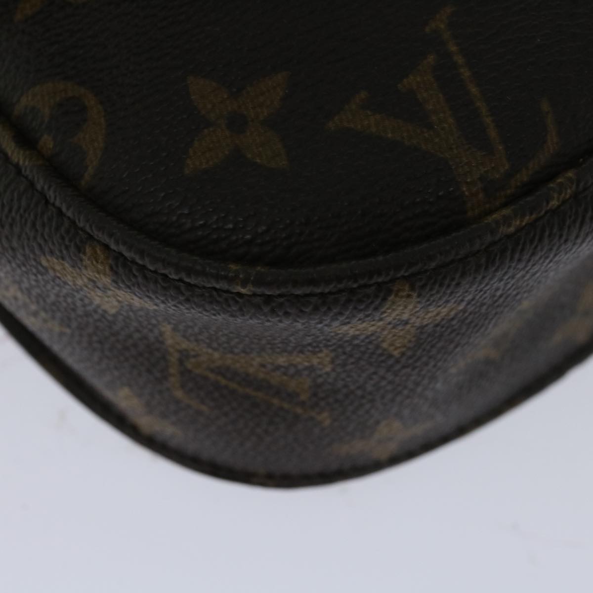 LOUIS VUITTON Monogram Saint Cloud GM Shoulder Bag M51242 LV Auth 68355