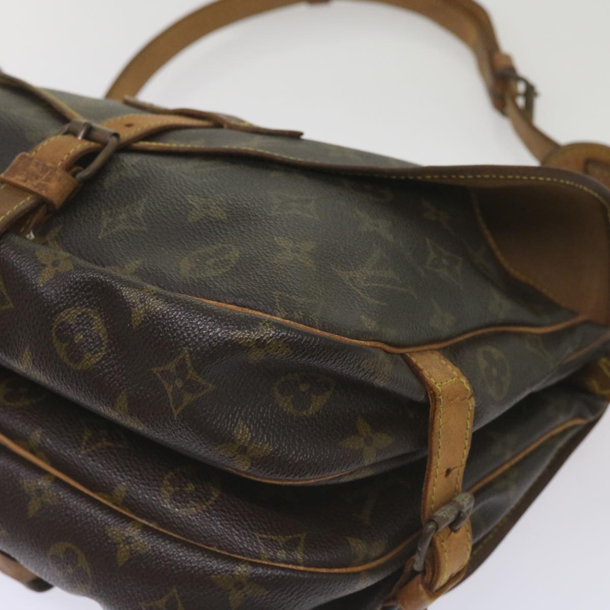 LOUIS VUITTON Monogram Saumur 30 Shoulder Bag M42256 LV Auth 68376