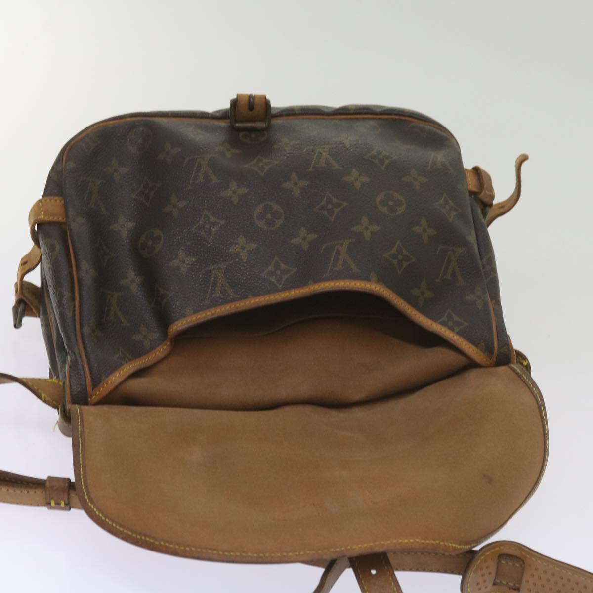 LOUIS VUITTON Monogram Saumur 30 Shoulder Bag M42256 LV Auth 68376