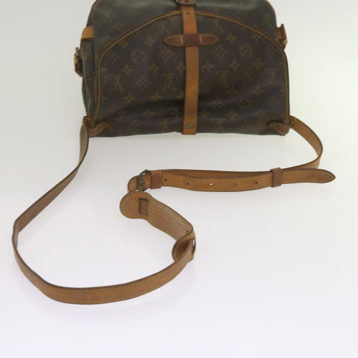 LOUIS VUITTON Monogram Saumur 30 Shoulder Bag M42256 LV Auth 68376