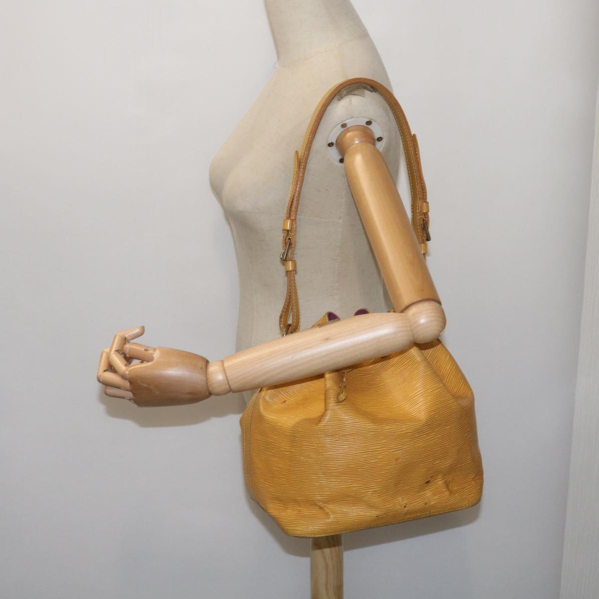 LOUIS VUITTON Epi Petit Noe Shoulder Bag Tassili Yellow M44109 LV Auth 68383