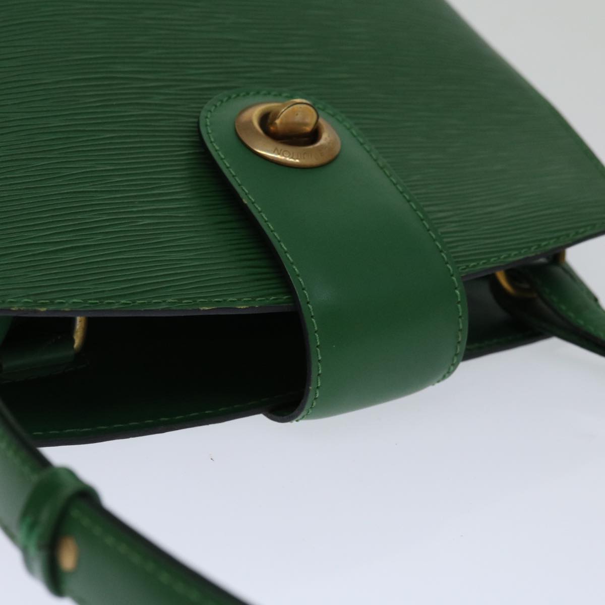 LOUIS VUITTON Epi Cluny Shoulder Bag Green M52254 LV Auth 68415