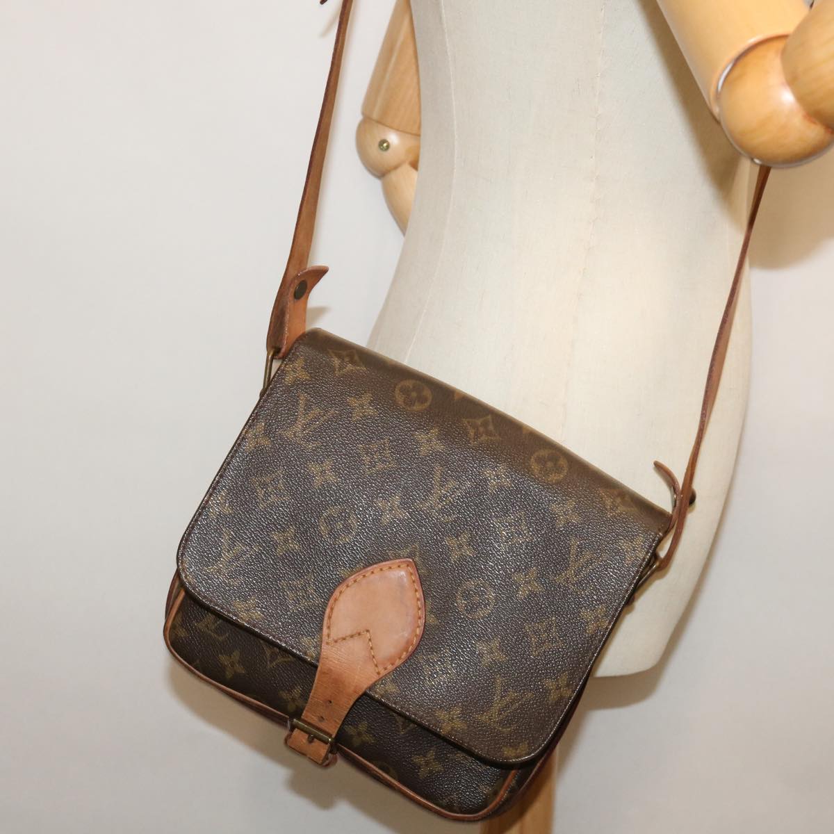 LOUIS VUITTON Monogram Cartouchiere MM Shoulder Bag M51253 LV Auth 68441