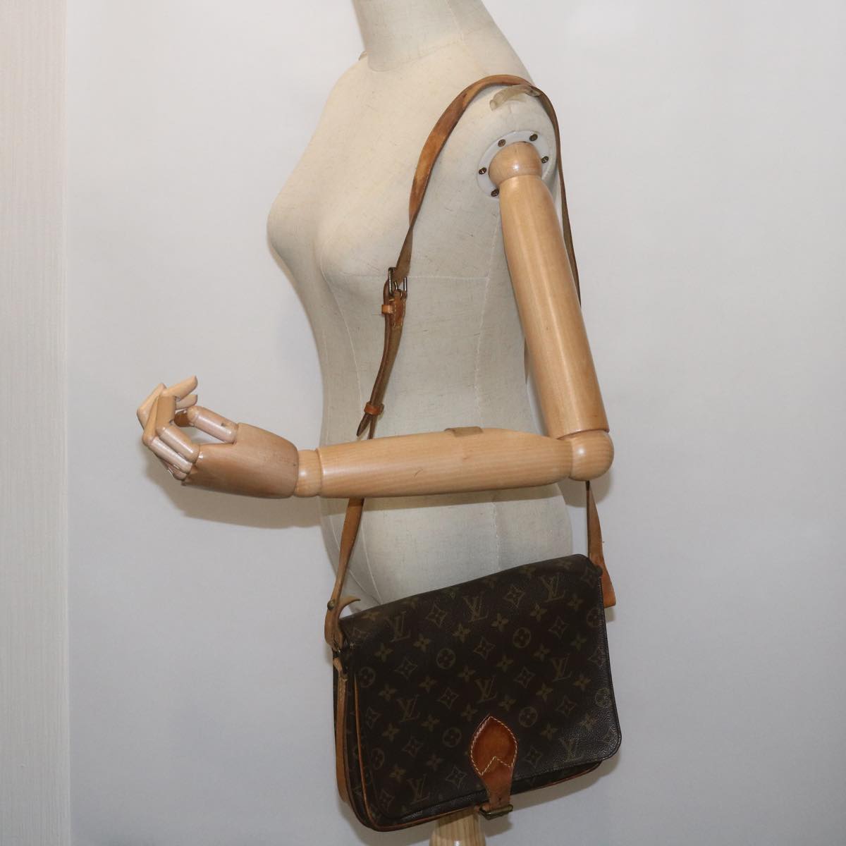 LOUIS VUITTON Monogram Cartouchiere GM Shoulder Bag M51252 LV Auth 68502