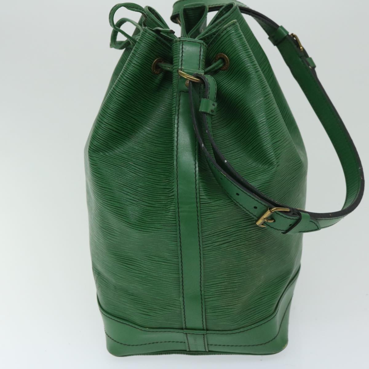 LOUIS VUITTON Epi Noe Shoulder Bag Green M44004 LV Auth 68540