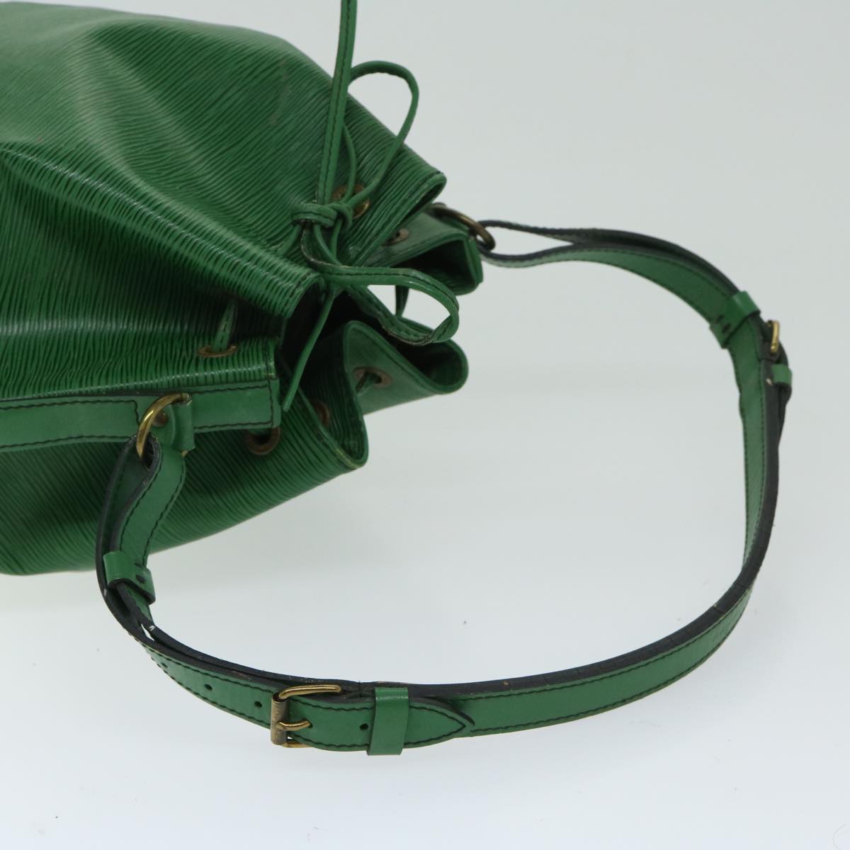 LOUIS VUITTON Epi Noe Shoulder Bag Green M44004 LV Auth 68540