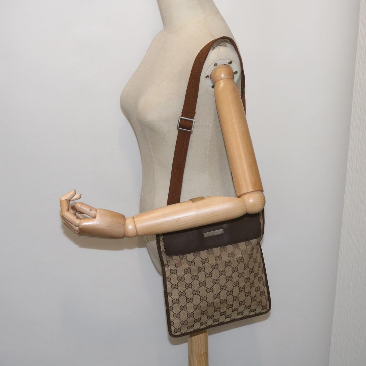 GUCCI GG Canvas Shoulder Bag Beige 27639 Auth 68601