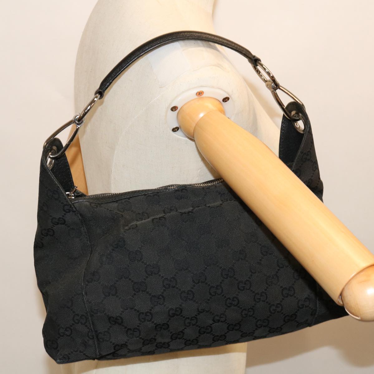 GUCCI GG Canvas Shoulder Bag Black 113023 Auth 68603