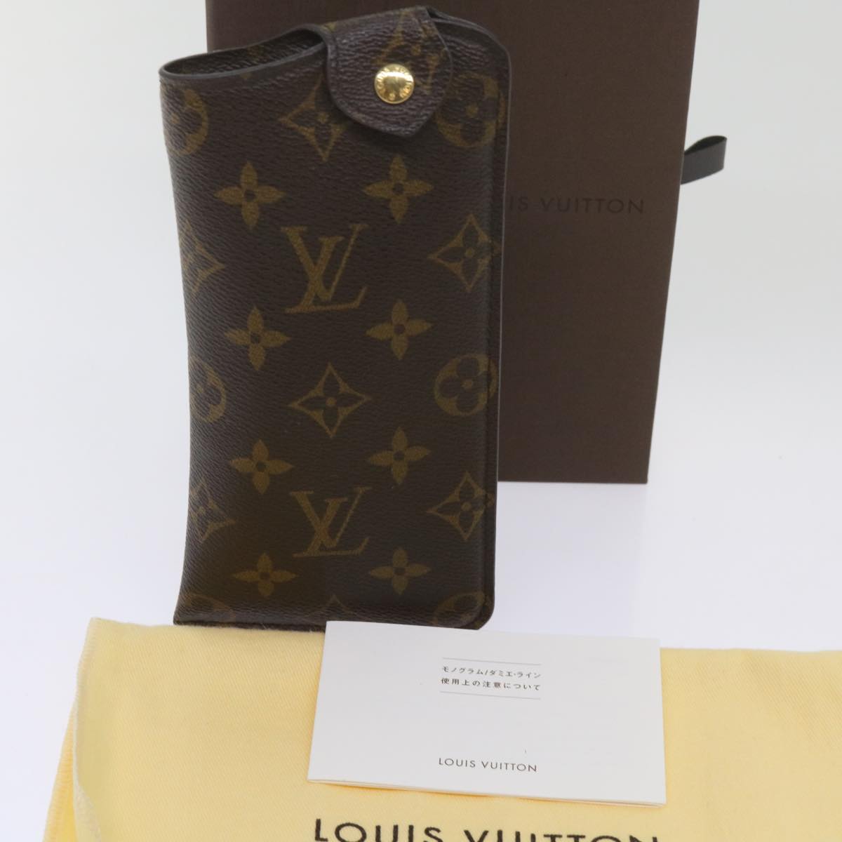 LOUIS VUITTON Monogram Etui Lunette MM Glasses Case M66544 LV Auth 68714