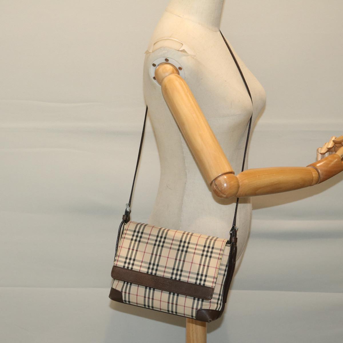 BURBERRY Nova Check Shoulder Bag Canvas Beige Brown Auth 68814