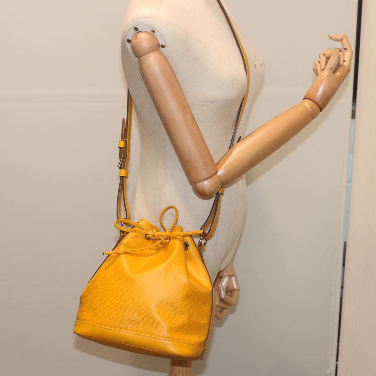 LOUIS VUITTON Epi Noe BB Shoulder Bag Yellow Citron M40848 LV Auth 68856