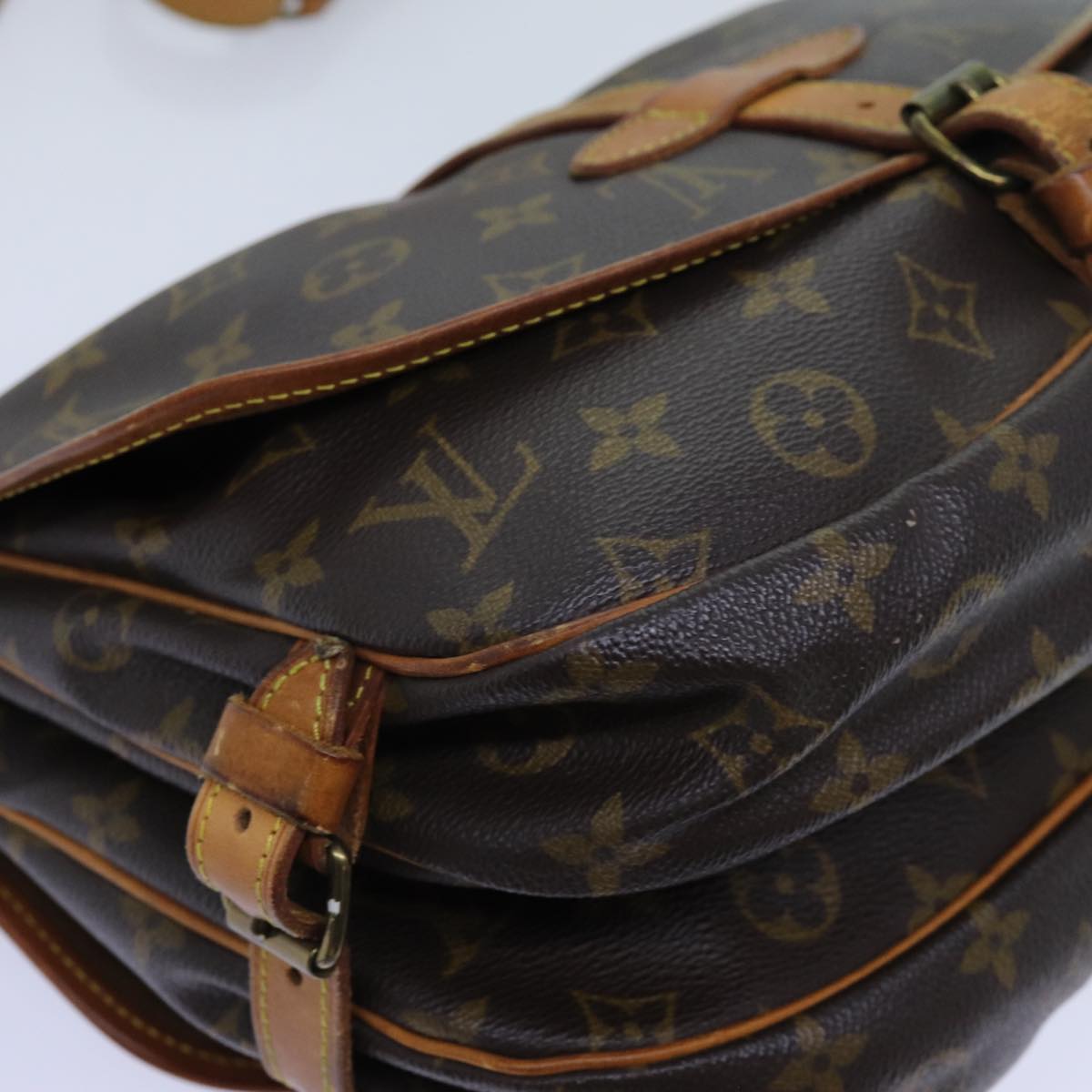 LOUIS VUITTON Monogram Saumur 30 Shoulder Bag M42256 LV Auth 68910