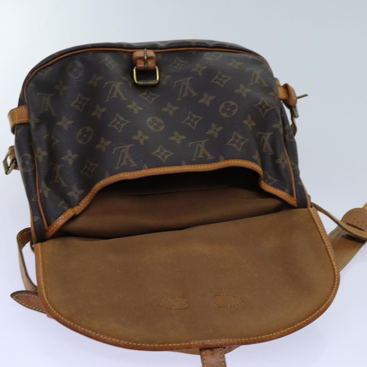 LOUIS VUITTON Monogram Saumur 30 Shoulder Bag M42256 LV Auth 68910