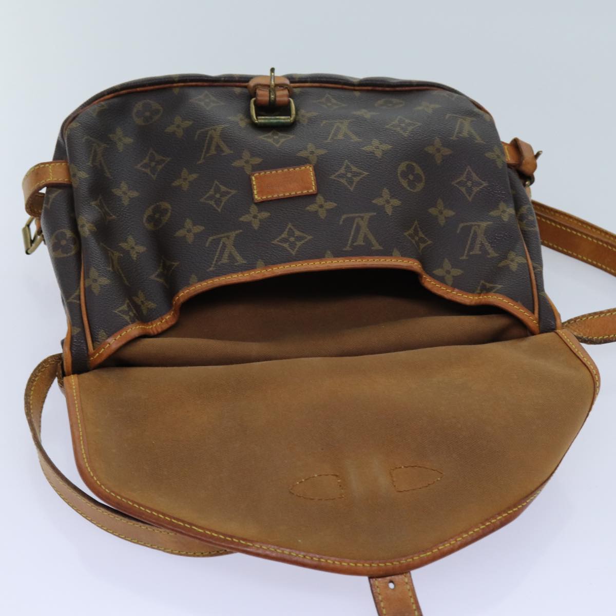 LOUIS VUITTON Monogram Saumur 30 Shoulder Bag M42256 LV Auth 68910