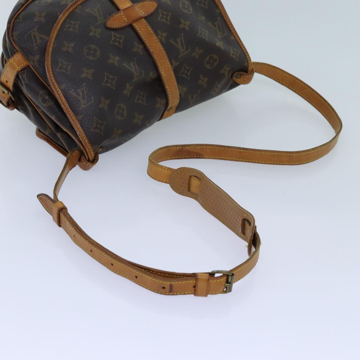 LOUIS VUITTON Monogram Saumur 30 Shoulder Bag M42256 LV Auth 68910