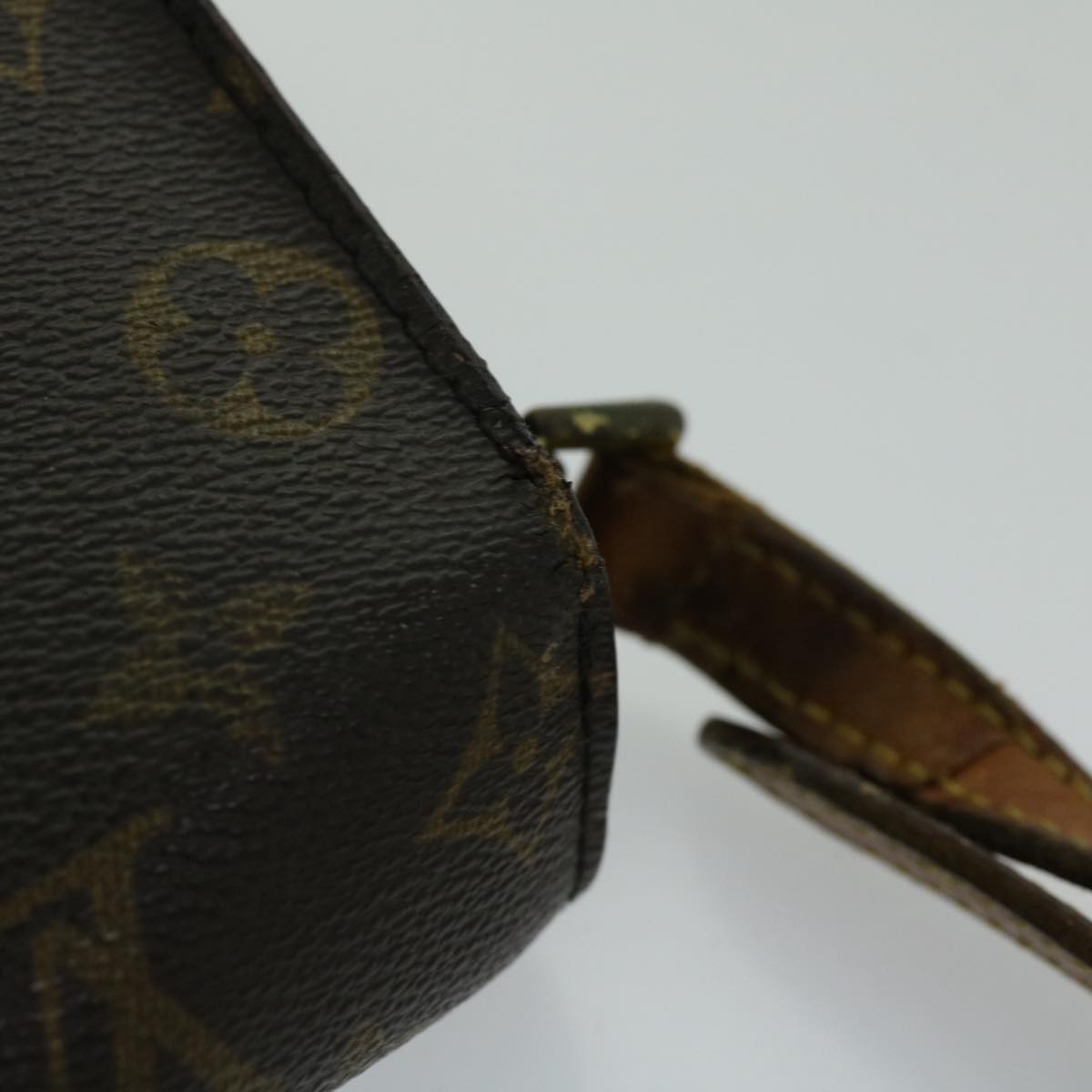 LOUIS VUITTON Monogram Saint Cloud MM Shoulder Bag M51243 LV Auth 68927