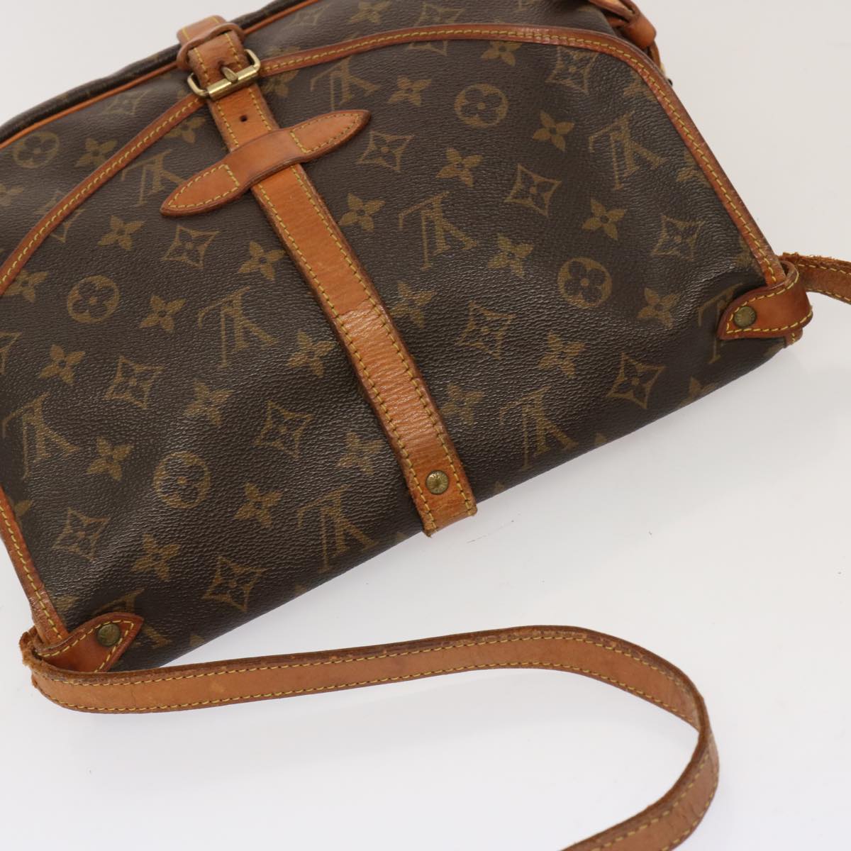 LOUIS VUITTON Monogram Saumur 30 Shoulder Bag M42256 LV Auth 68933