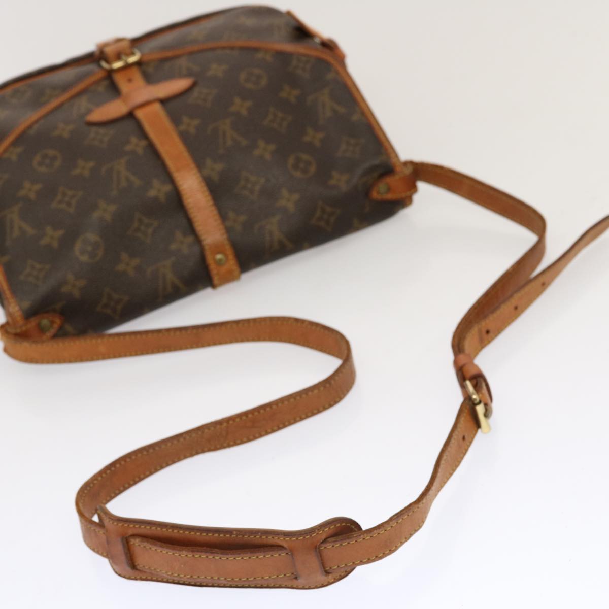 LOUIS VUITTON Monogram Saumur 30 Shoulder Bag M42256 LV Auth 68933