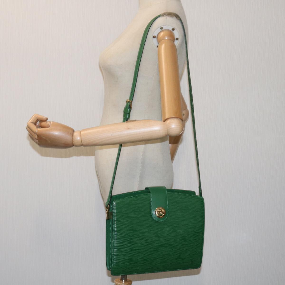 LOUIS VUITTON Epi Capuchin Shoulder Bag Green M52344 LV Auth 68994