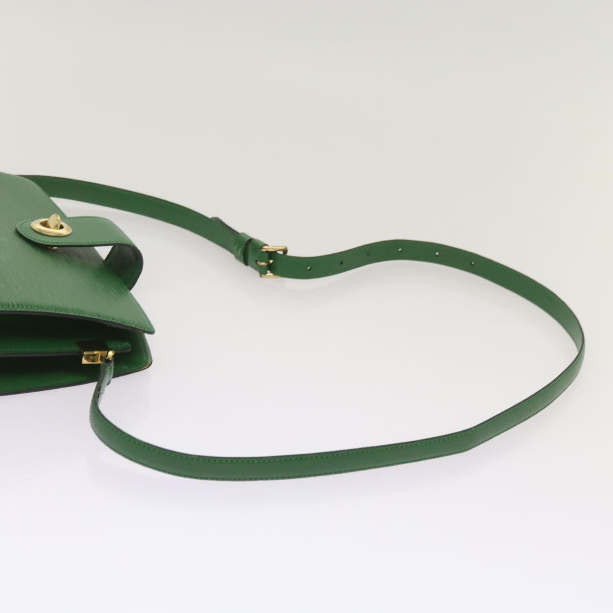 LOUIS VUITTON Epi Capuchin Shoulder Bag Green M52344 LV Auth 68994