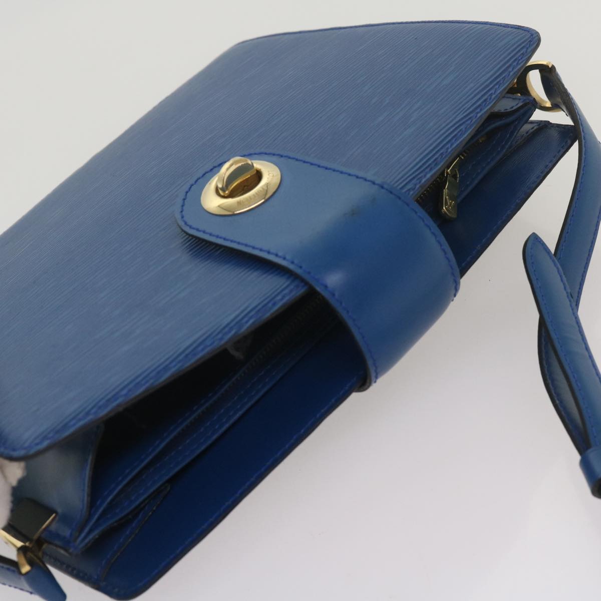 LOUIS VUITTON Epi Capuchin Shoulder Bag Blue M52345 LV Auth 68995