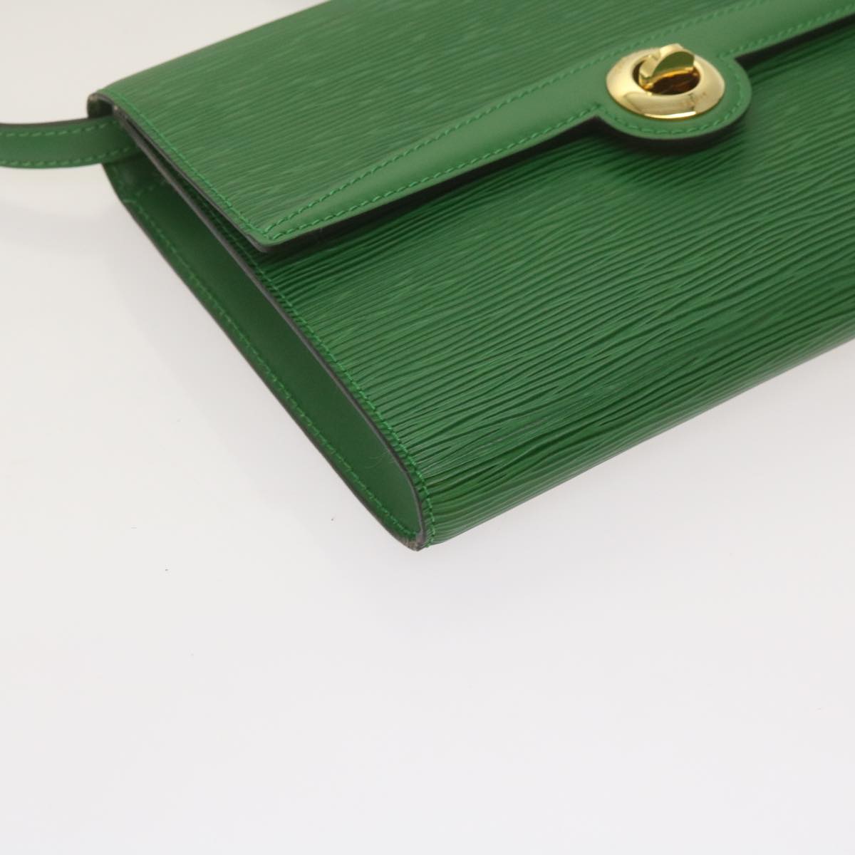 LOUIS VUITTON Epi Pochette Arche Shoulder Bag Green M52574 LV Auth 68998