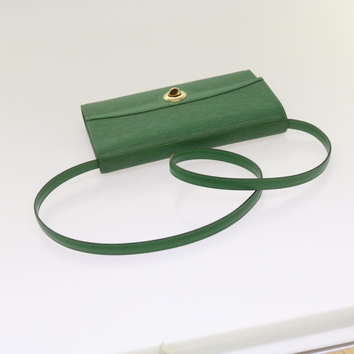 LOUIS VUITTON Epi Pochette Arche Shoulder Bag Green M52574 LV Auth 68998