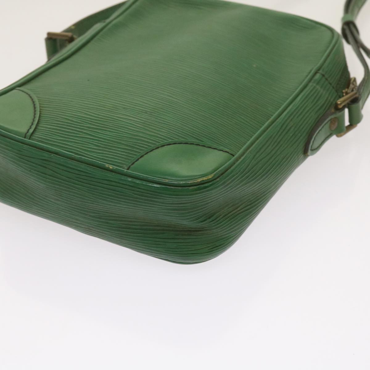 LOUIS VUITTON Epi Danube Shoulder Bag Green M45634 LV Auth 69001