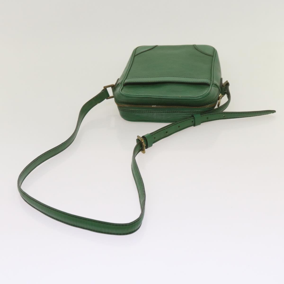 LOUIS VUITTON Epi Danube Shoulder Bag Green M45634 LV Auth 69001