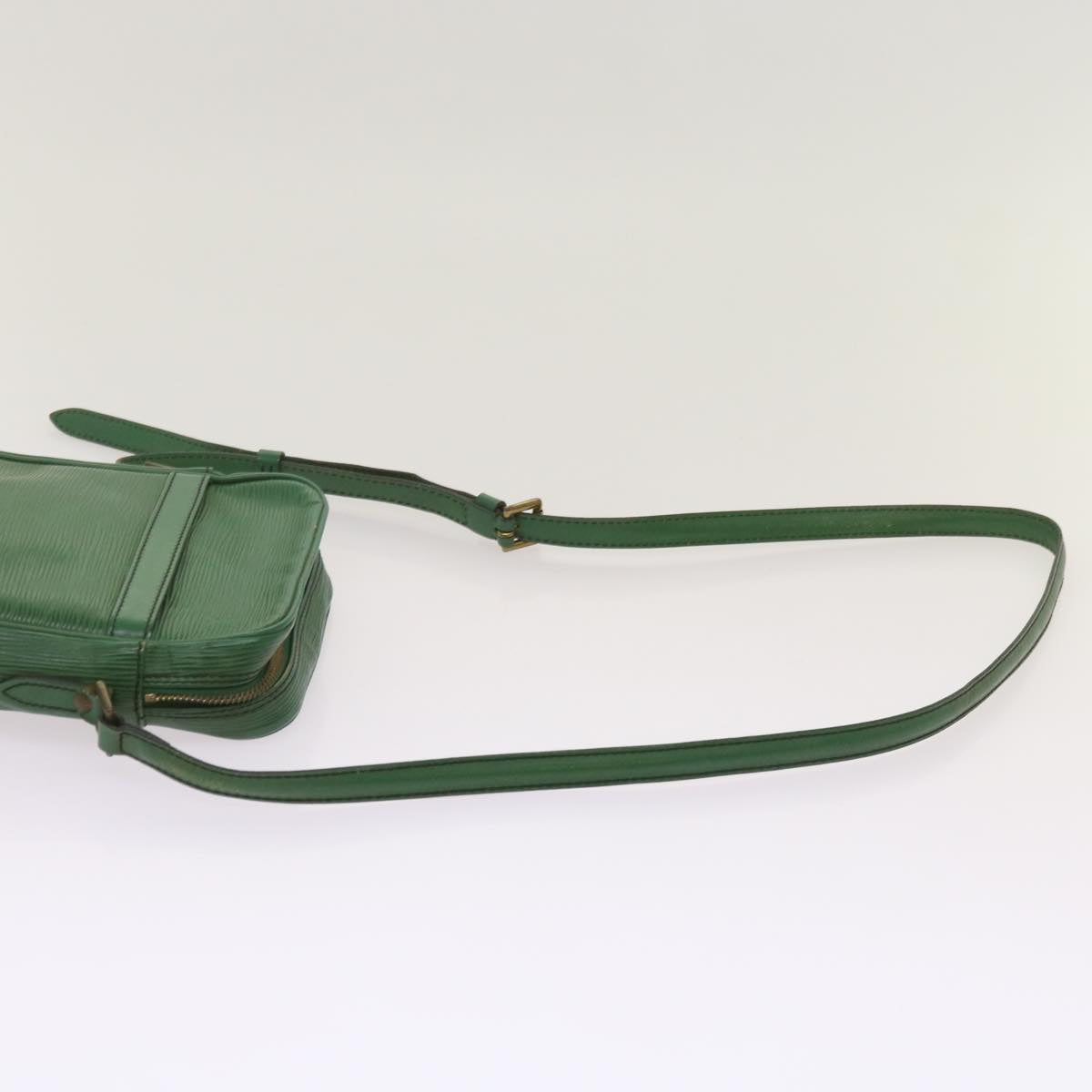 LOUIS VUITTON Epi Danube Shoulder Bag Green M45634 LV Auth 69001