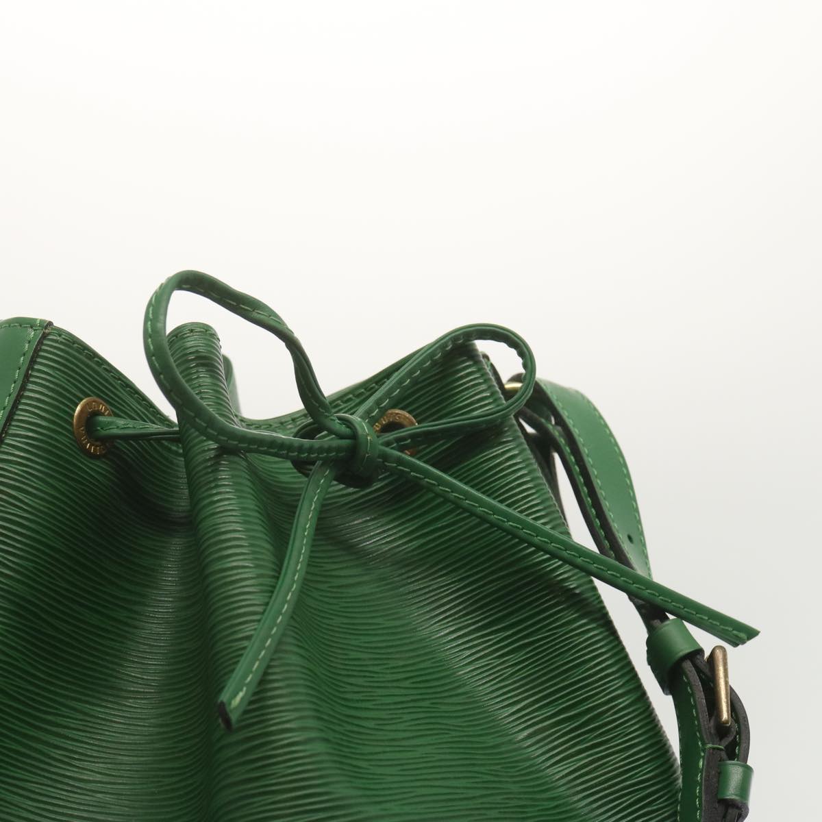 LOUIS VUITTON Epi Noe Shoulder Bag Green M44004 LV Auth 69035