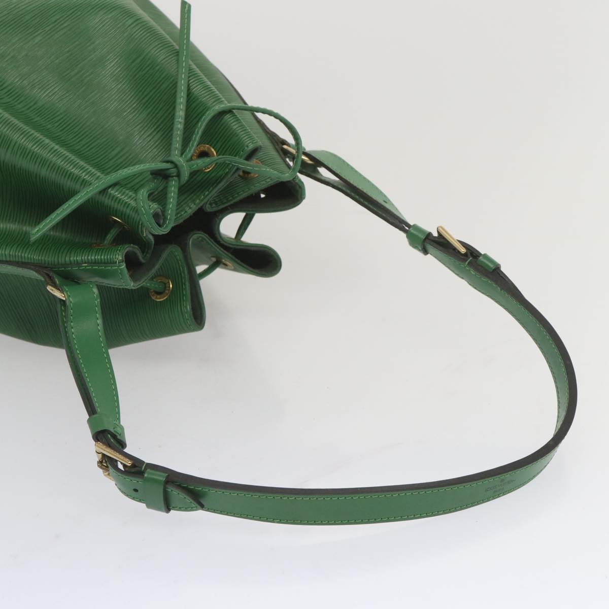 LOUIS VUITTON Epi Noe Shoulder Bag Green M44004 LV Auth 69035