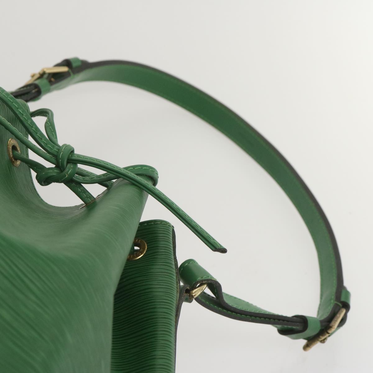 LOUIS VUITTON Epi Noe Shoulder Bag Green M44004 LV Auth 69035