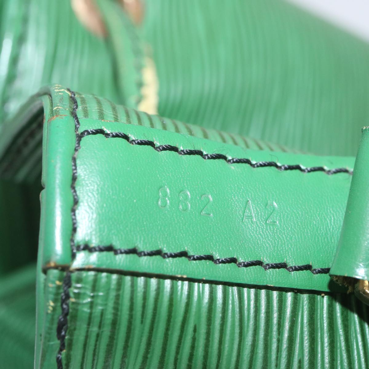 LOUIS VUITTON Epi Petit Noe Shoulder Bag Green M44104 LV Auth 69036