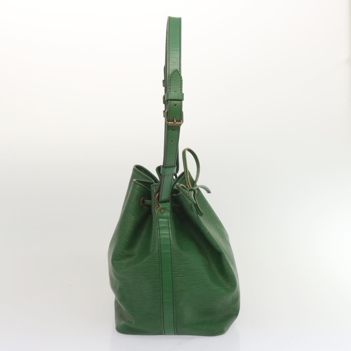 LOUIS VUITTON Epi Petit Noe Shoulder Bag Green M44104 LV Auth 69036