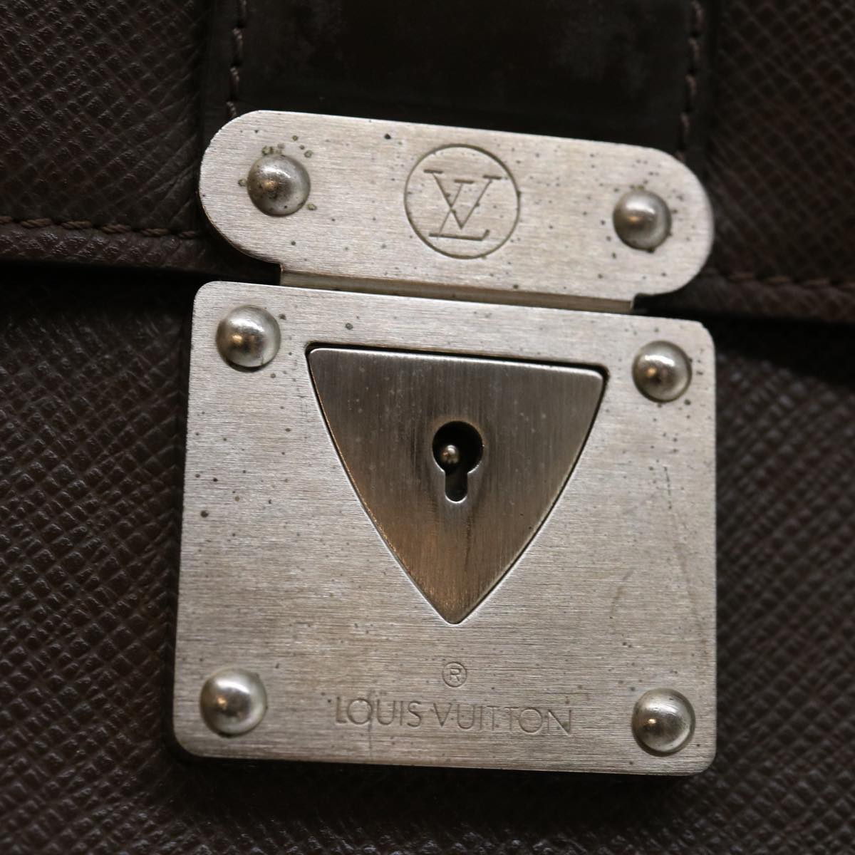 LOUIS VUITTON Taiga Robusto 1 Business Bag Grizzly M31058 LV Auth 69123
