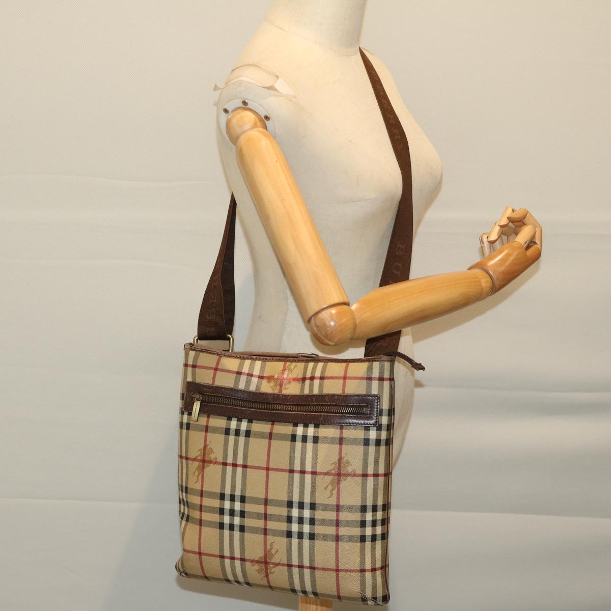 BURBERRY Nova Check Shoulder Bag PVC Beige Auth 69239