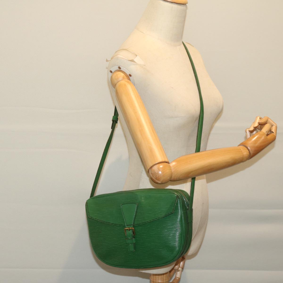 LOUIS VUITTON Epi Jeune Fille MM Shoulder Bag Green M52154 LV Auth 69277