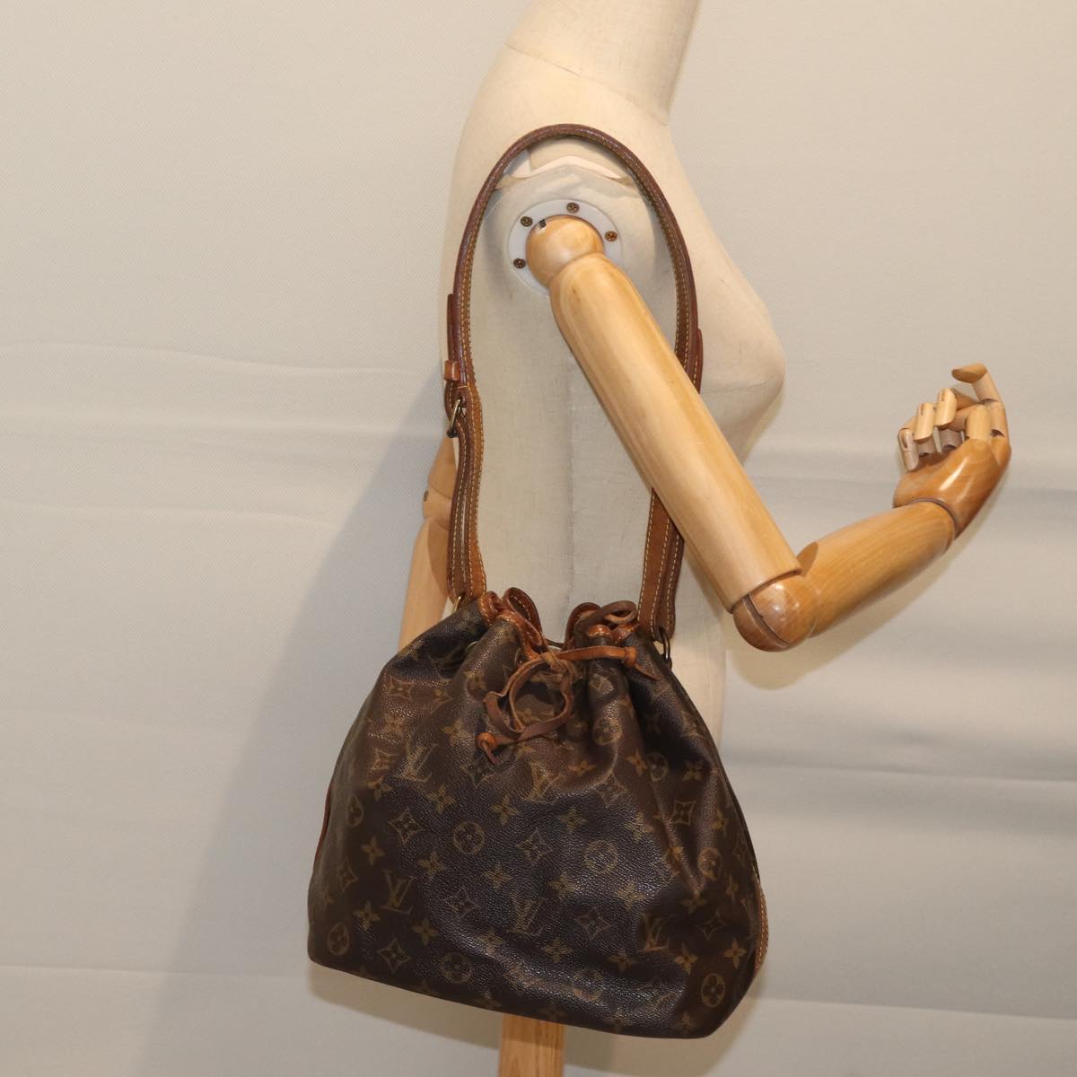 LOUIS VUITTON Monogram Petit Noe Shoulder Bag M42226 LV Auth 69375