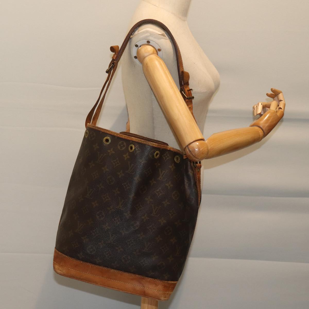 LOUIS VUITTON Monogram Noe Shoulder Bag M42224 LV Auth 69577