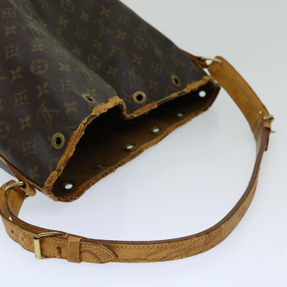 LOUIS VUITTON Monogram Noe Shoulder Bag M42224 LV Auth 69578