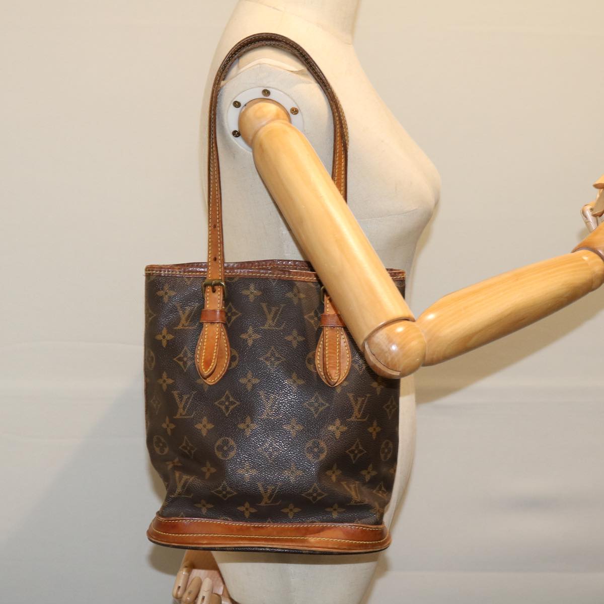 LOUIS VUITTON Monogram Bucket PM Shoulder Bag M42238 LV Auth 69583