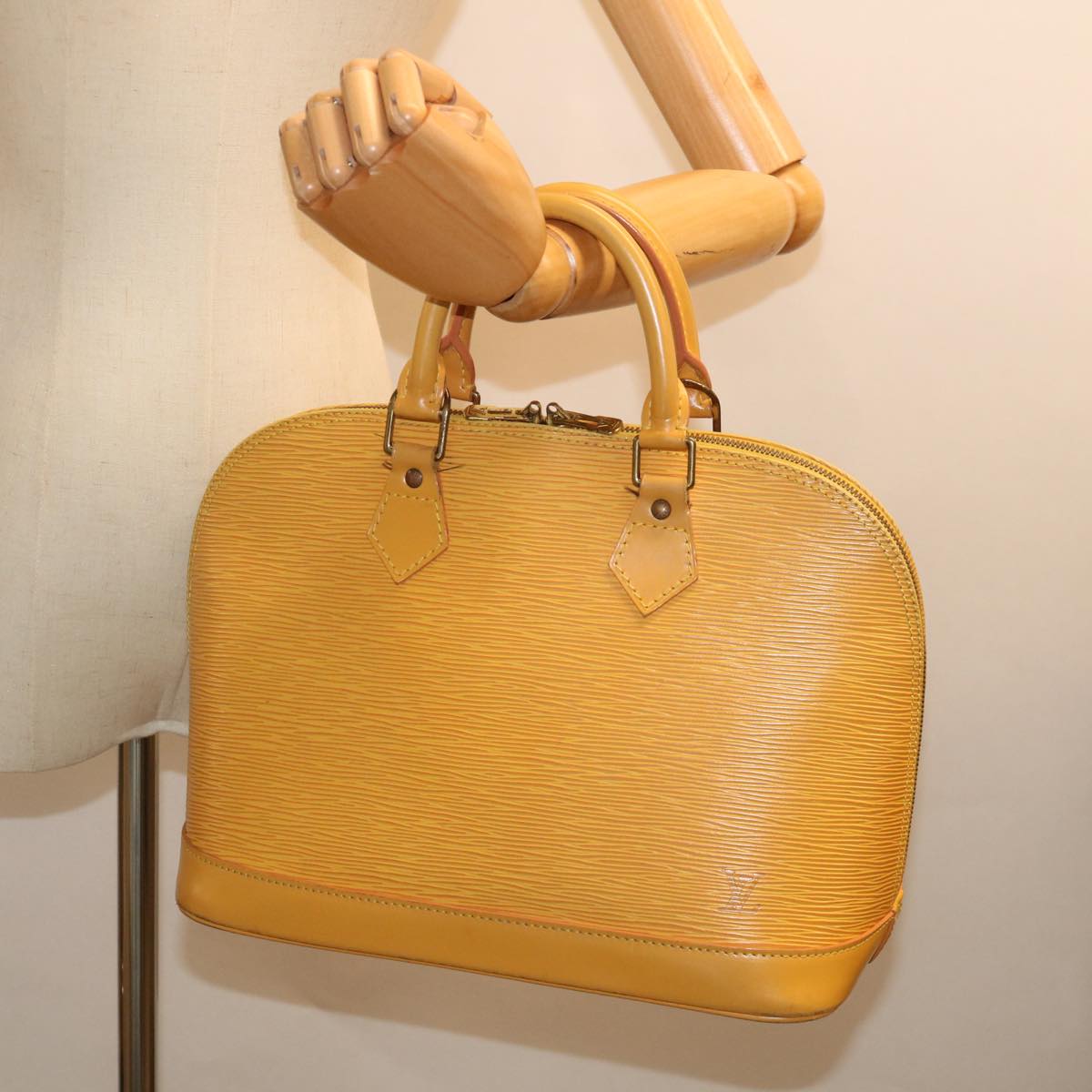 LOUIS VUITTON Epi Alma Hand Bag Tassili Yellow M52149 LV Auth 69598