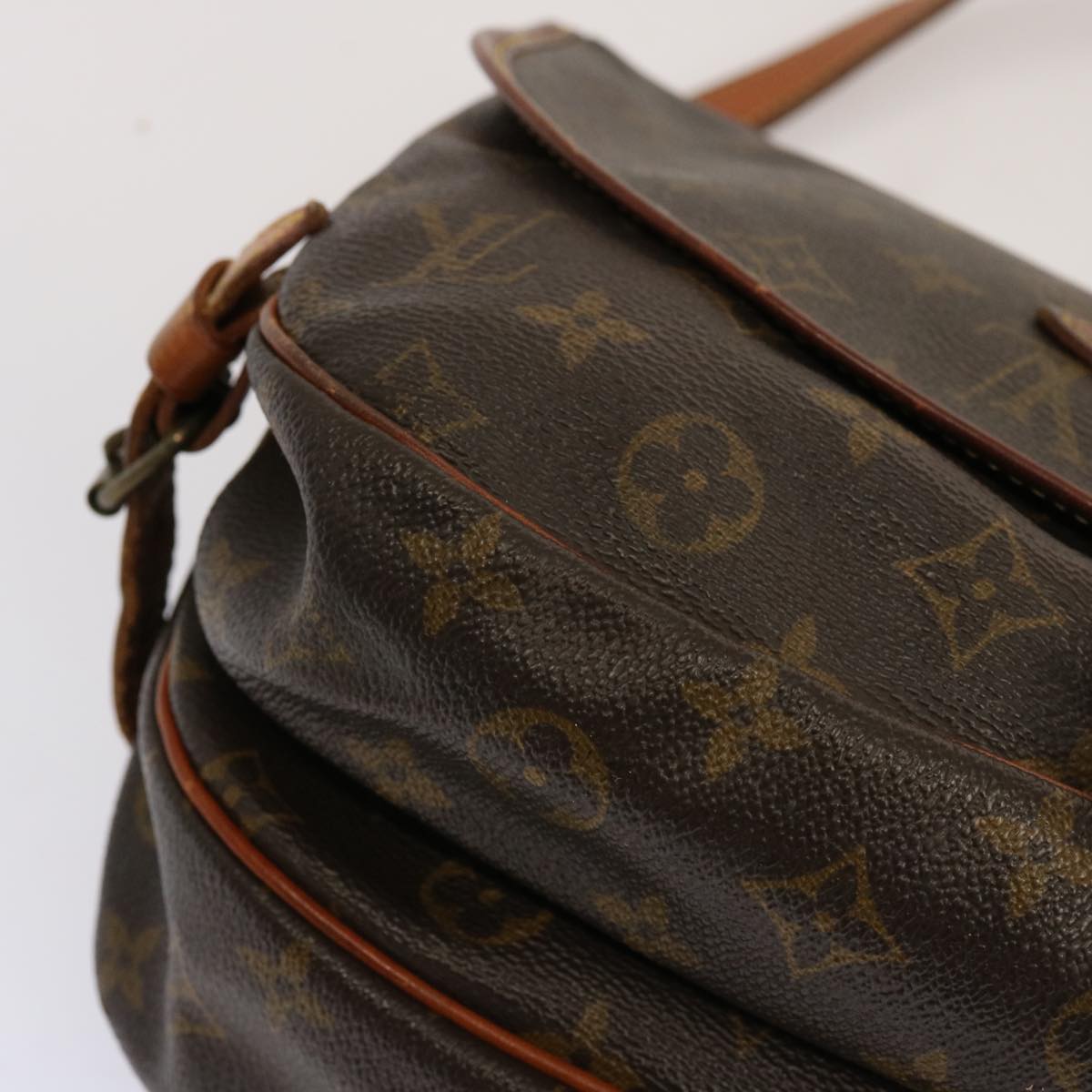 LOUIS VUITTON Monogram Saumur 30 Shoulder Bag M42256 LV Auth 69724