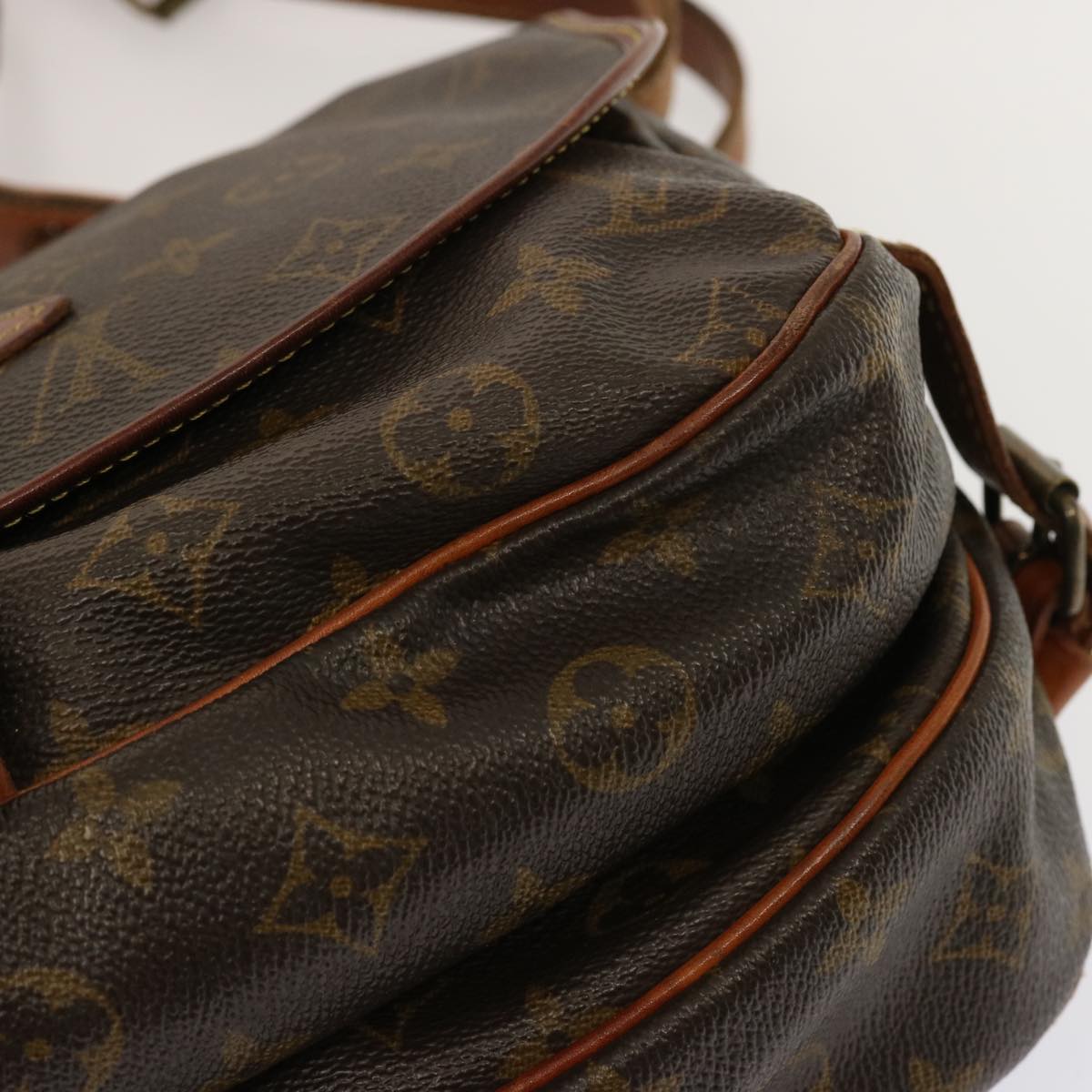 LOUIS VUITTON Monogram Saumur 30 Shoulder Bag M42256 LV Auth 69724