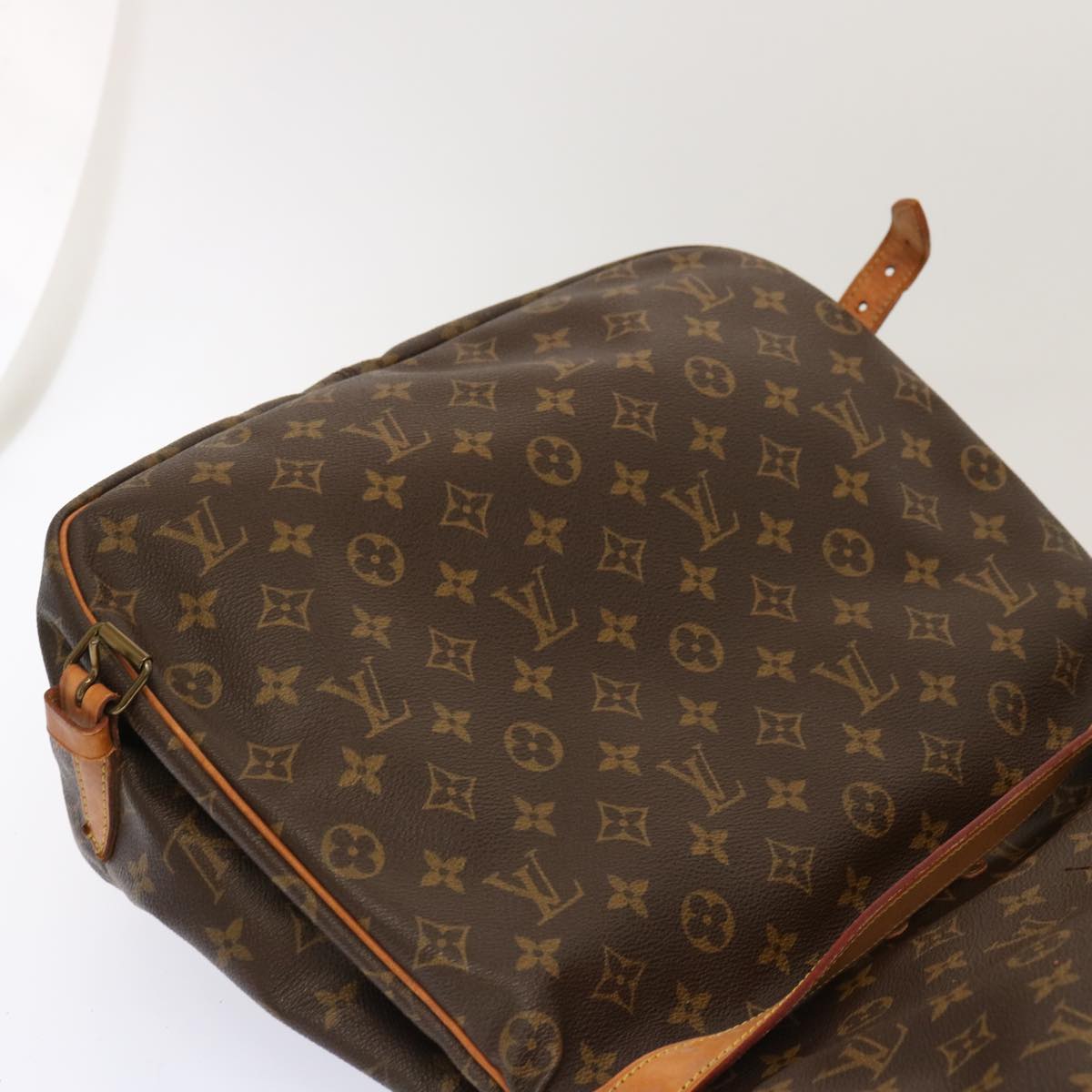 LOUIS VUITTON Monogram Saumur 35 Shoulder Bag M42254 LV Auth 69757