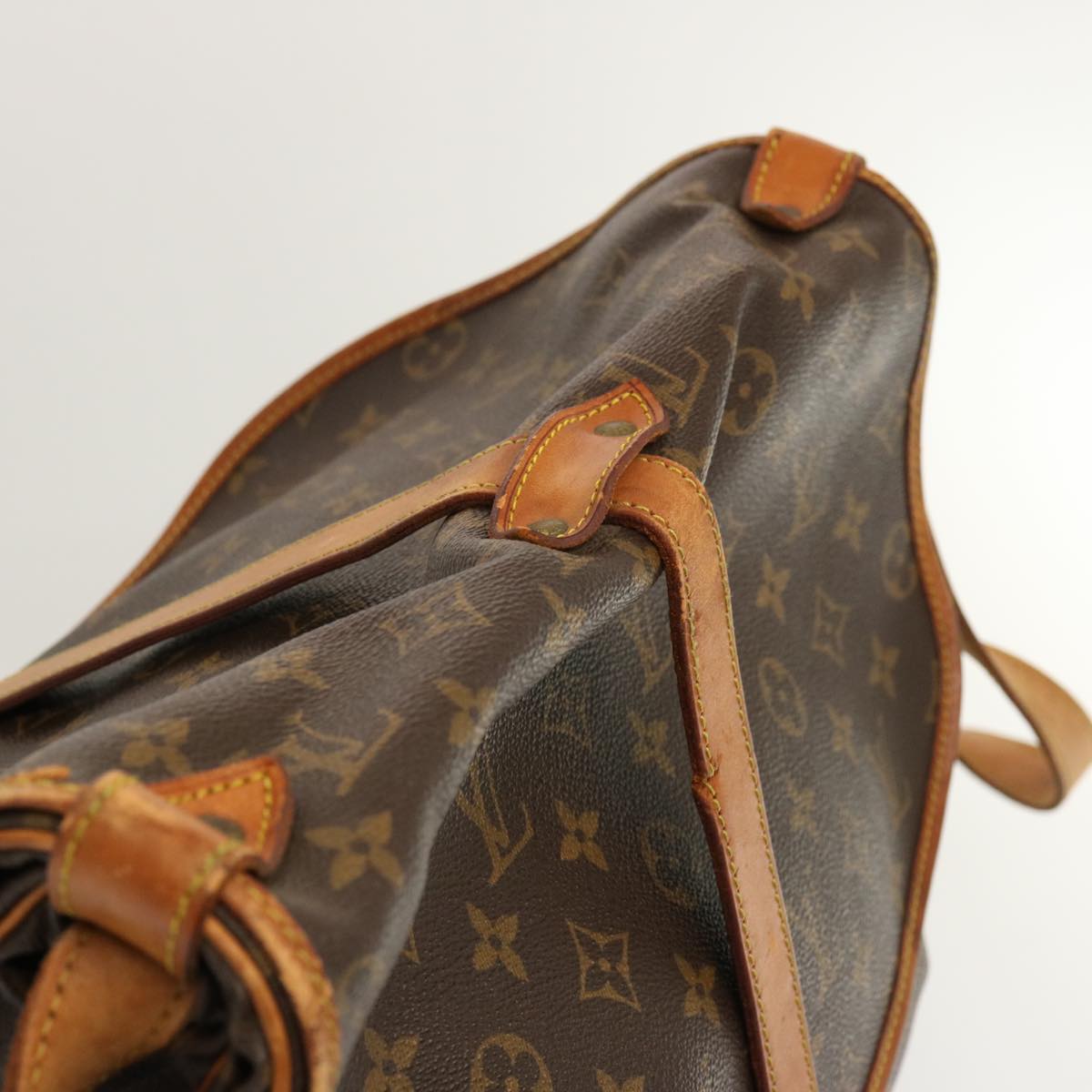 LOUIS VUITTON Monogram Saumur 35 Shoulder Bag M42254 LV Auth 69757