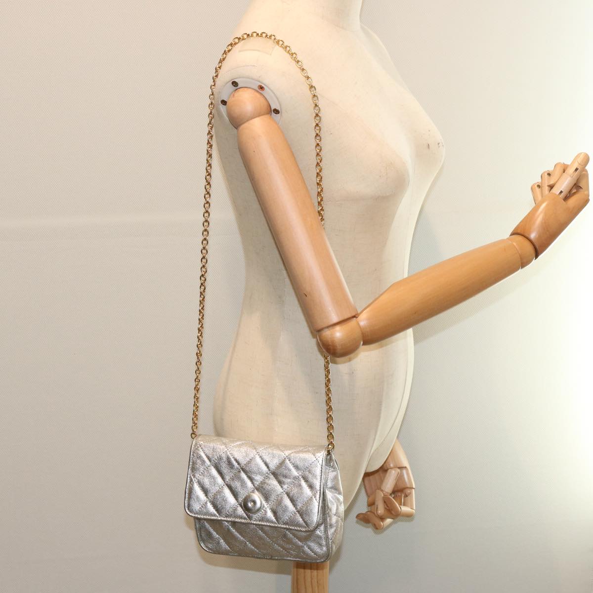 CHANEL Chain Shoulder Bag Leather Silver CC Auth 69855