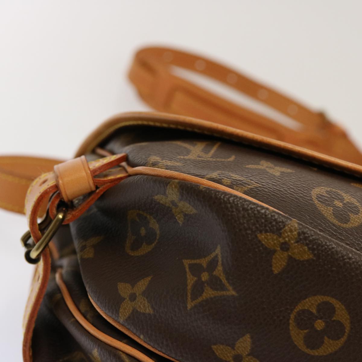 LOUIS VUITTON Monogram Saumur 30 Shoulder Bag M42256 LV Auth 69874A